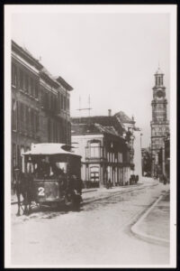 SZU002026124-tram